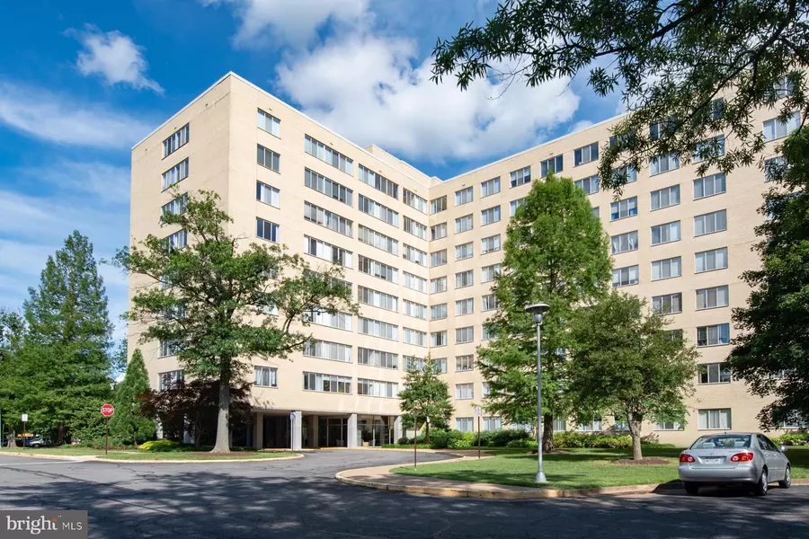 6641 WAKEFIELD DR #501, Alexandria, VA 22307