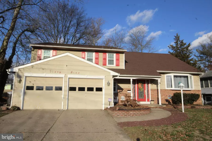 69 GREENWOOD DR, Turnersville, NJ 08012