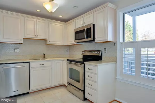 Alexandria, VA 22315,7268 LIVERPOOL CT