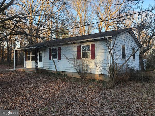 4039 SHANNON HILL RD, Columbia, VA 23038