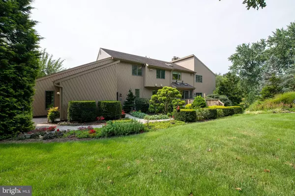 Hunt Valley, MD 21030,18 BROOK FARM CT