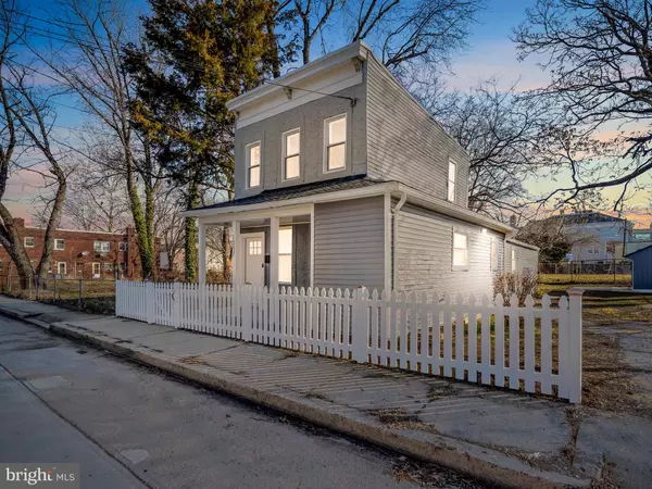 1047 44TH ST NE, Washington, DC 20019