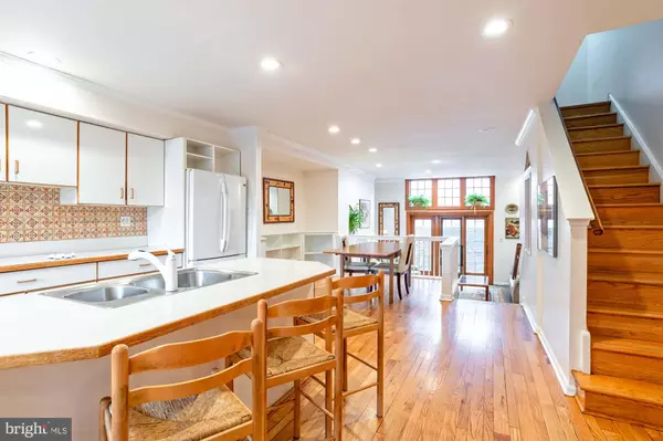 Philadelphia, PA 19147,637 LOMBARD ST