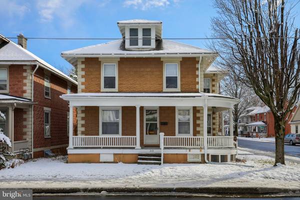 249 W HIGH ST, Manheim, PA 17545