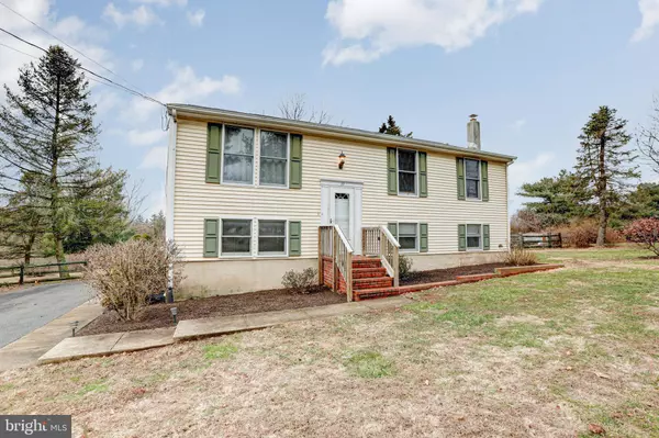 72 HILLTOP RD, Avondale, PA 19311