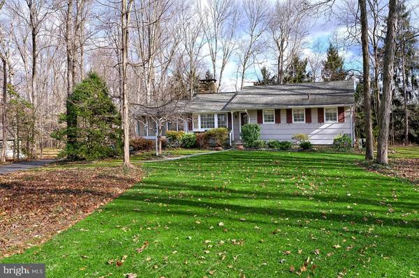 3 TIMBERLANE DR, Pennington, NJ 08534