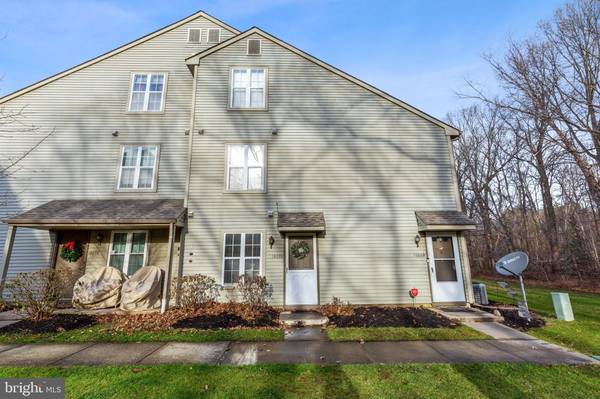 1905-A DENHAM CT, Mount Laurel, NJ 08054