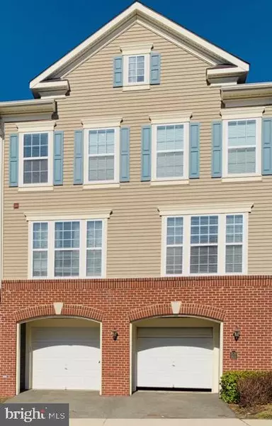 3530 HUNTLEY MANOR LN #129B, Alexandria, VA 22306