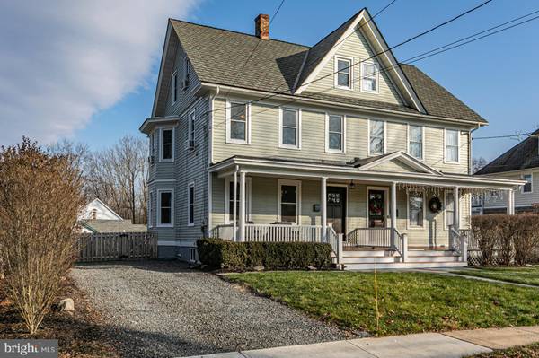 211 N MAIN ST, Pennington, NJ 08534