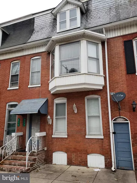 877 E MARKET ST, York, PA 17403