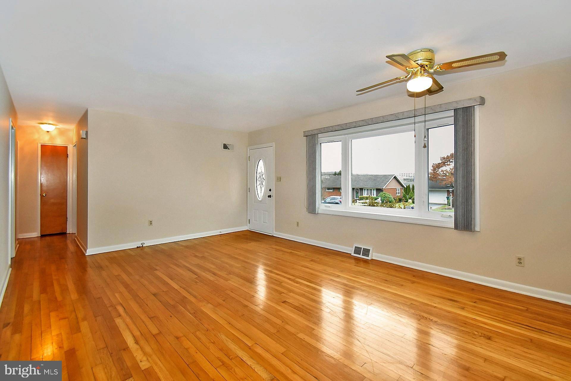 Easton, PA 18045,2355 EDGEMORE AVE