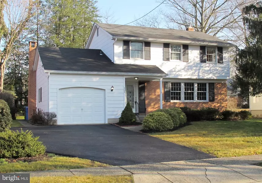 209 LAMP POST LN, Cherry Hill, NJ 08003