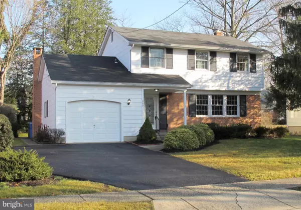 209 LAMP POST LN, Cherry Hill, NJ 08003