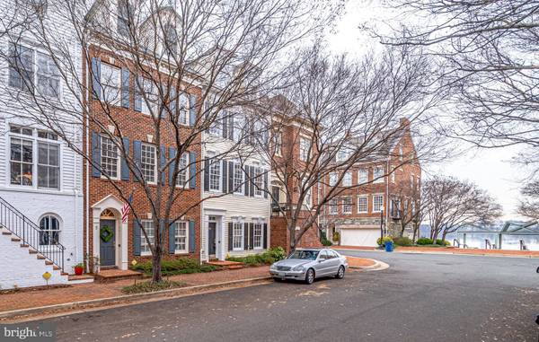 5 FRANKLIN ST, Alexandria, VA 22314