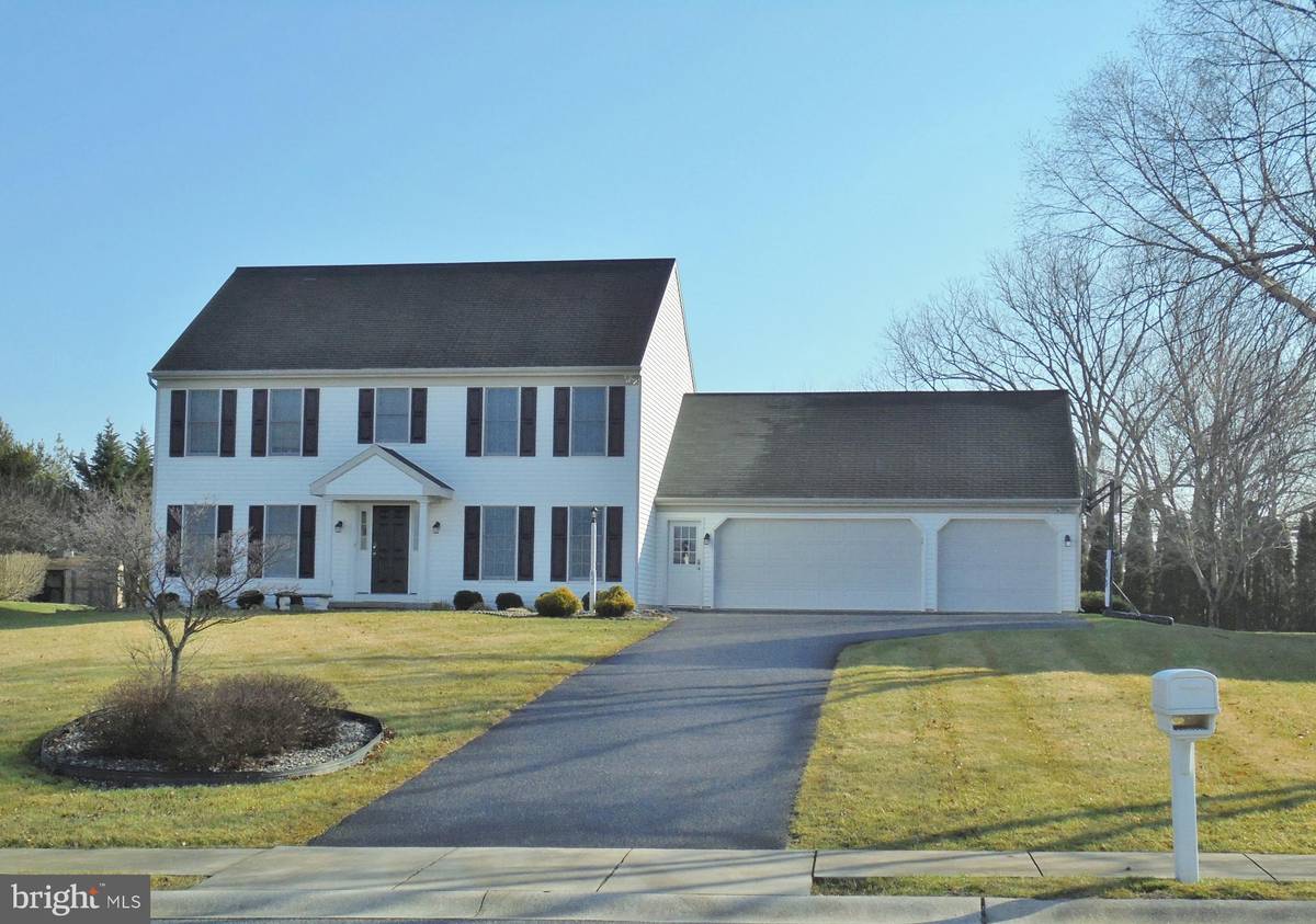 New Holland, PA 17557,620 SPRING HOLLOW DR