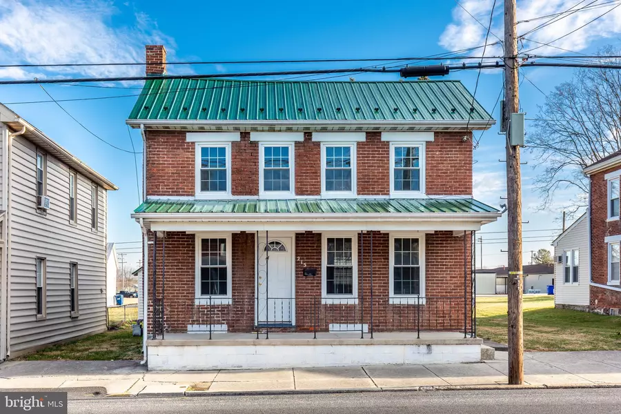 215 N QUEEN ST, Littlestown, PA 17340