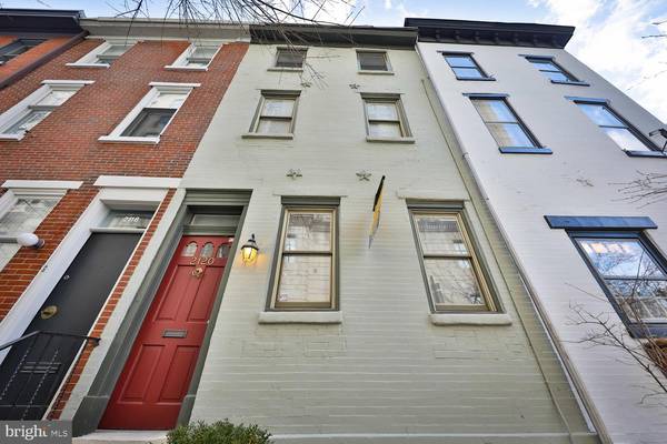 2120 SPRING ST, Philadelphia, PA 19103