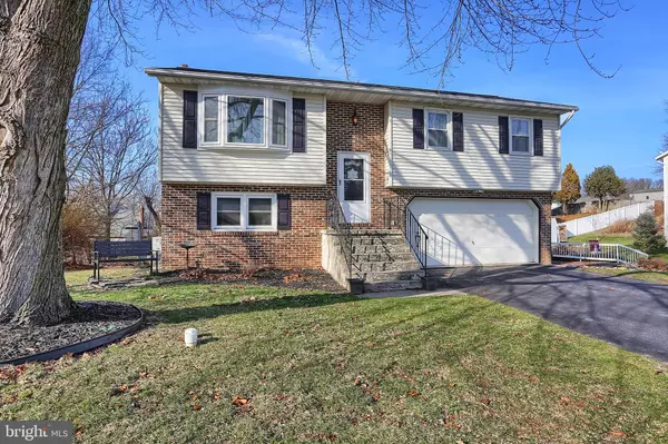 82 BROWNING RD, Lancaster, PA 17602