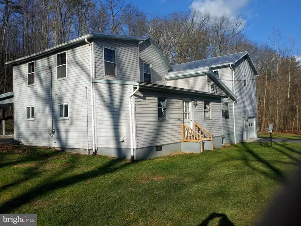 2848 PAW PAW RD, Paw Paw, WV 25434