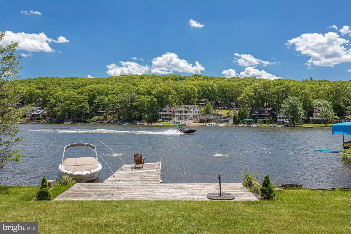 Lake Harmony, PA 18624,305 N LAKE DR