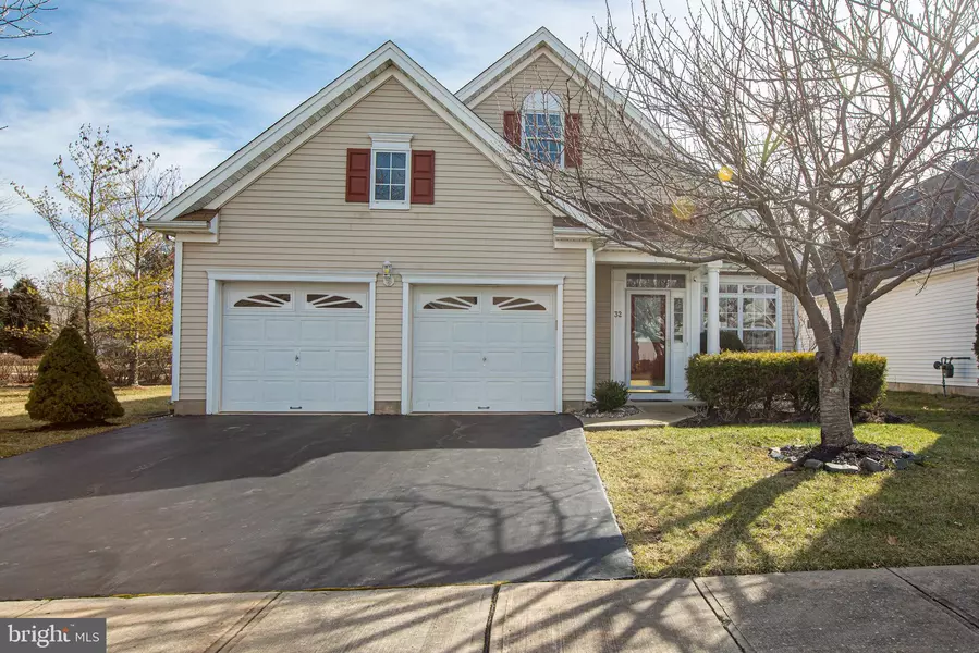 32 CONEFLOWER LN, Princeton Junction, NJ 08550