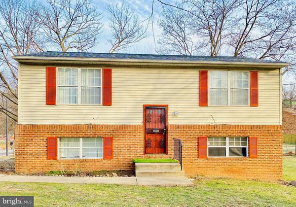 925 61ST AVE, Fairmount Heights, MD 20743