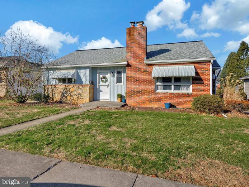 111 E MAPLEWOOD AVE, Mechanicsburg, PA 17055