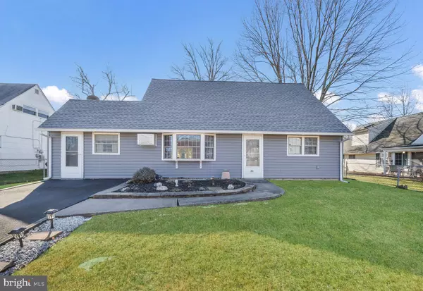 55 MAYFLOWER RD, Levittown, PA 19056