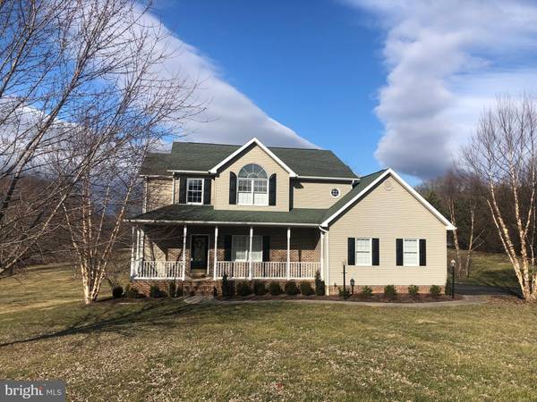 744 MCDONALD DR, Inwood, WV 25428