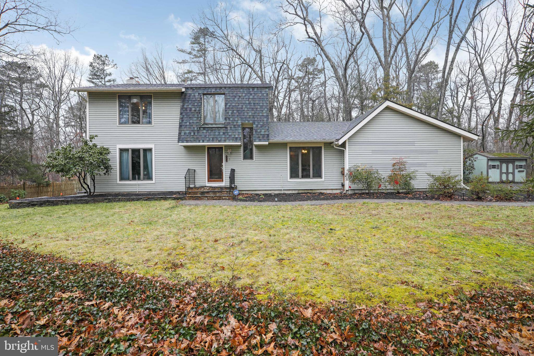 3 CREEKSIDE DR, Shamong, NJ 08088