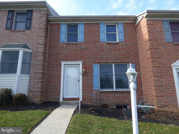 52 HUNTERS RUN CT, Red Lion, PA 17356