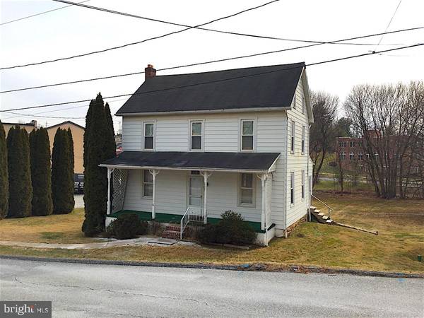 24 W PENNSYLVANIA AVE, Stewartstown, PA 17363