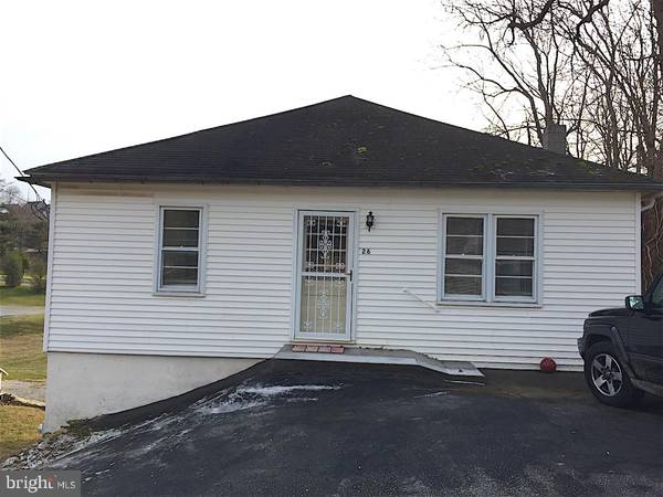 26 W PENNSYLVANIA AVE, Stewartstown, PA 17363