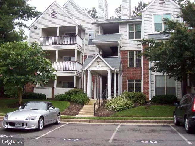 3920 PENDERVIEW DR #334, Fairfax, VA 22033