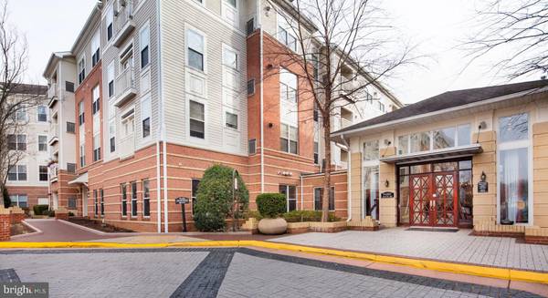 9480 VIRGINIA CENTER BLVD #127, Vienna, VA 22181