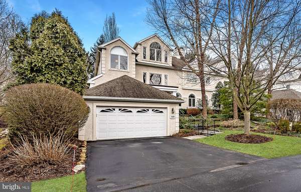 737 CANTERBURY LN, Villanova, PA 19085