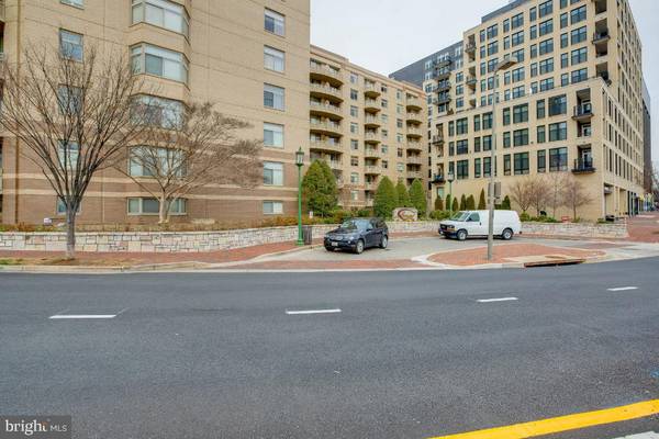 Bethesda, MD 20815,7111 WOODMONT AVE #415