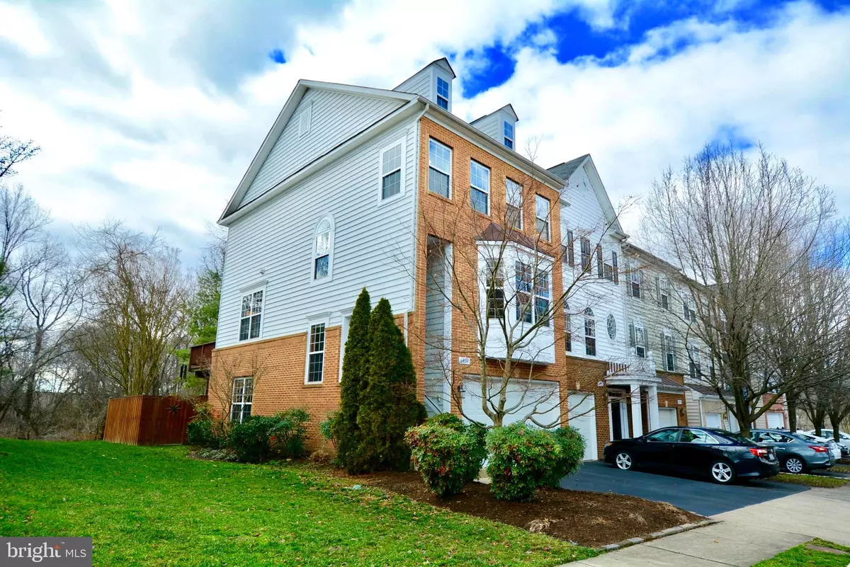 Alexandria, VA 22315,6937 ROLLING CREEK WAY