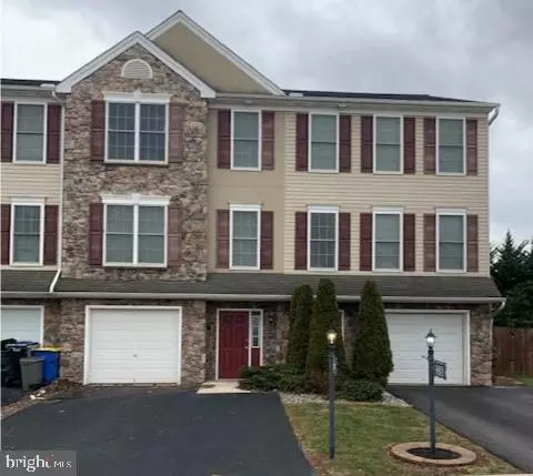 36 TAYLOR DR, York, PA 17404