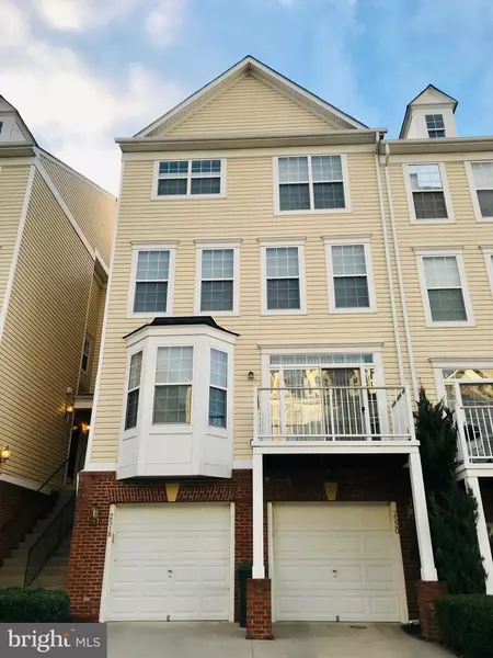 2520 PASCAL PL #204, Herndon, VA 20171