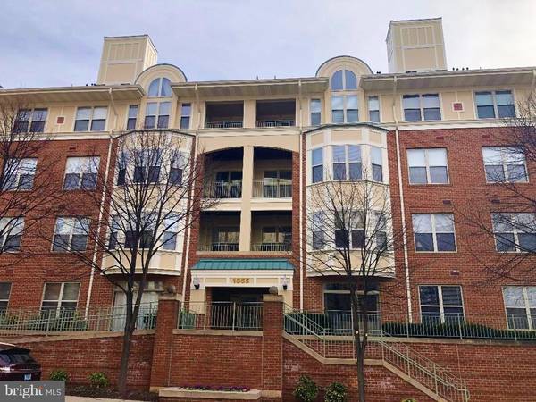 1855 STRATFORD PARK PL #112, Reston, VA 20190