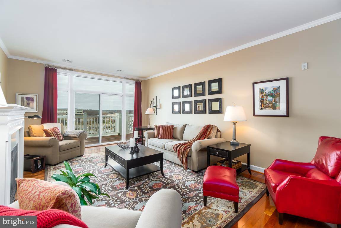 Woodbridge, VA 22191,525 BELMONT BAY DR #401