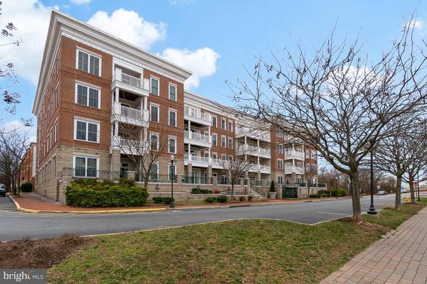 525 BELMONT BAY DR #401, Woodbridge, VA 22191