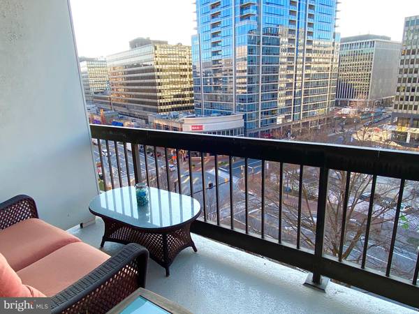 Arlington, VA 22202,1805 CRYSTAL DR #803S