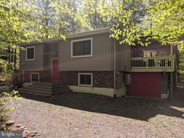 245 MAXATAWNY DR, Pocono Lake, PA 18347