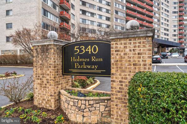 5340 HOLMES RUN PKWY #209, Alexandria, VA 22304