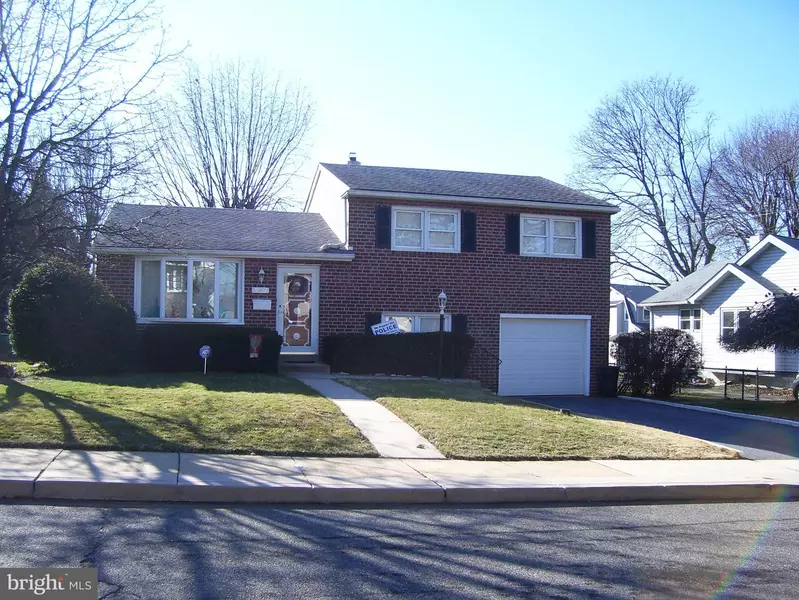 524 CROTZER AVE, Folcroft, PA 19032