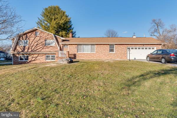 80 WHEATLAND ST, Martinsburg, WV 25405