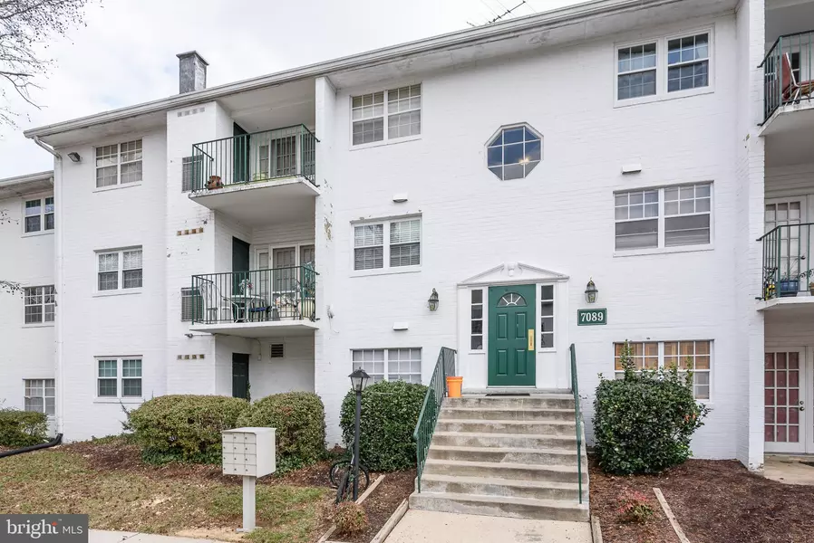 7089 SPRING GARDEN DR #202, Springfield, VA 22150