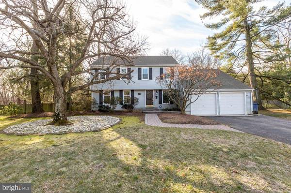 224 N RIDING DR, Moorestown, NJ 08057